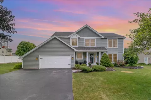 14 Edenfield Rd, Penfield, NY 14526