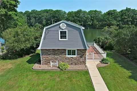 12981 Hillcrest Dr, Carlton, NY 14411