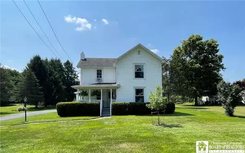 25 Crowley St, Randolph, NY 14772