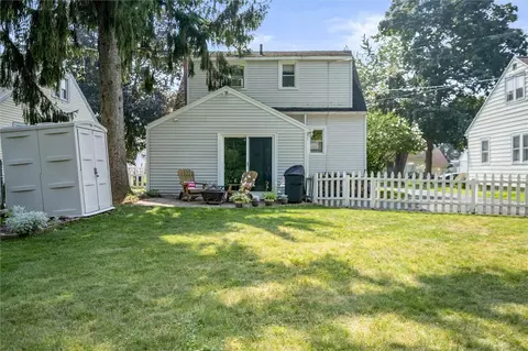 Exterior - 220 Walzer Rd, Irondequoit, NY 14622 photo 6 of 9