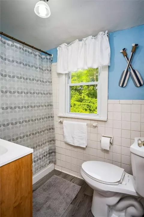 Bath - 220 Walzer Rd, Irondequoit, NY 14622 photo 3 of 3