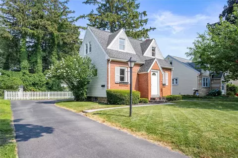 Exterior - 220 Walzer Rd, Irondequoit, NY 14622 photo 3 of 9