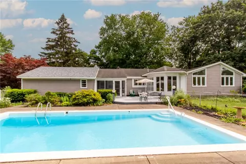 Exterior - 1820 Plank Rd, Webster, NY 14580 photo 3 of 7