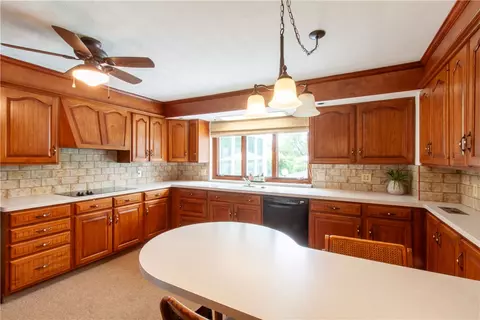 Kitchen - 1820 Plank Rd, Webster, NY 14580 photo 3 of 5