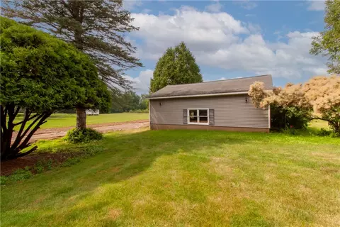 Exterior - 1820 Plank Rd, Webster, NY 14580 photo 7 of 7