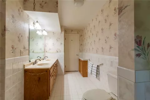 Bath - 1820 Plank Rd, Webster, NY 14580 photo 1 of 4
