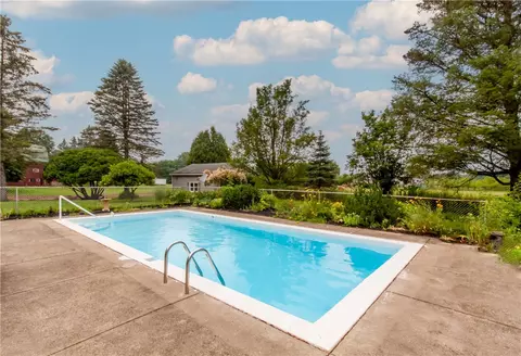 Exterior - 1820 Plank Rd, Webster, NY 14580 photo 4 of 7