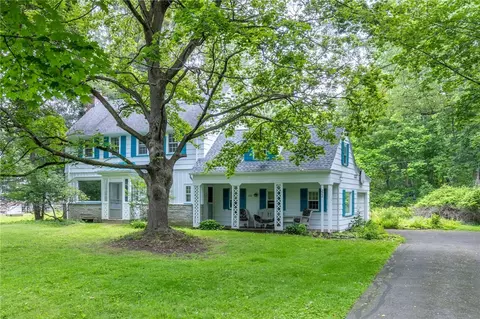 222 Long Meadow Cir, Pittsford, NY 14534