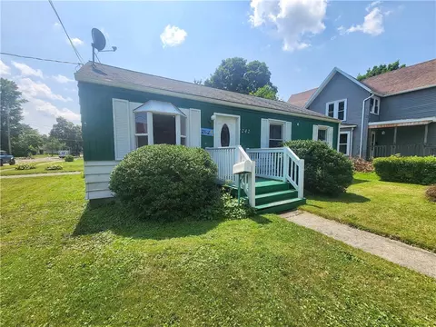 242 Home St, Elmira, NY 14904