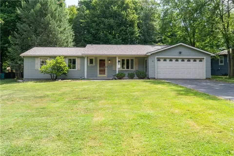 11 Old Elm Dr, Sweden, NY 14420