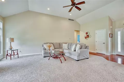 675 County Line Rd, Webster, NY 14580 photo 8