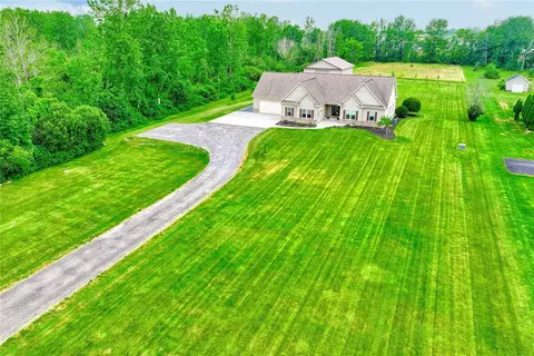 675 County Line Rd, Webster, NY 14580