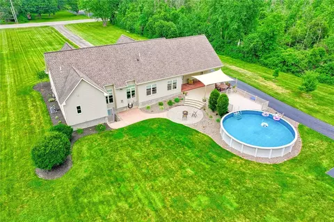 675 County Line Rd, Webster, NY 14580 photo 4