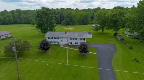 1747 Burgess Rd, Waterloo, NY 13165