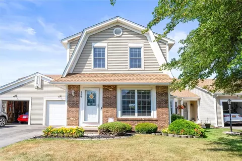 224 S Estate Dr, Webster, NY 14580
