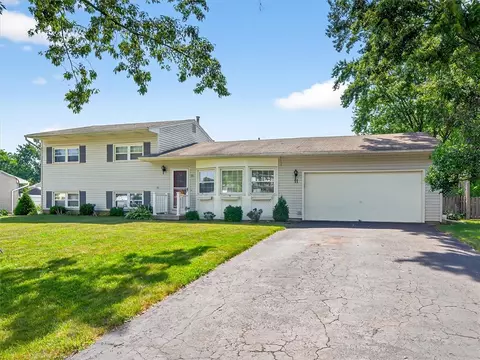11 Authors Ave, Henrietta, NY 14467