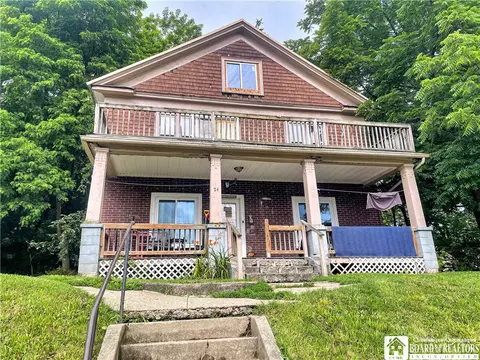 74 Hazzard St, Jamestown, NY 14701