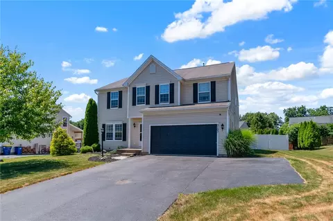 3193 Peacock Cir, Macedon, NY 14502