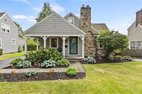 255 Thorncliffe Dr, Irondequoit, NY 14617