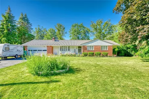 1019 Hinchey Rd, Gates, NY 14624