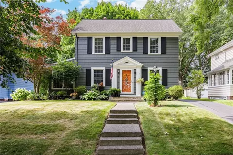 93 Monroe Pkwy, Rochester, NY 14618