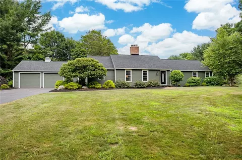 5 Buggywhip Trl, Honeoye Falls, NY 14472