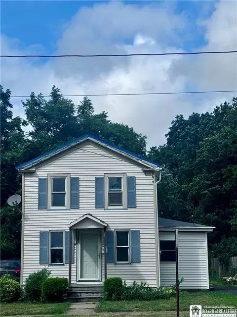 20 Eagle St, Pomfret, NY 14063