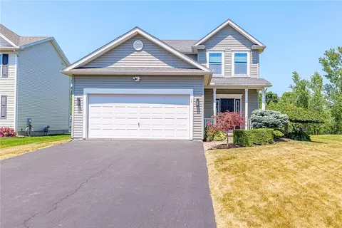 14 Wycombe Pl, Greece, NY 14612