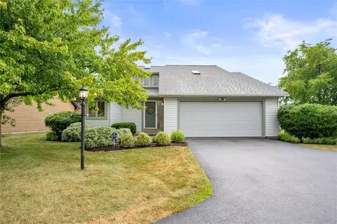 34 Gailhaven Ct, Rochester, NY 14618