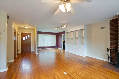 Living - 131 Rose Dr, Arcadia, NY 14513 photo 2 of 7
