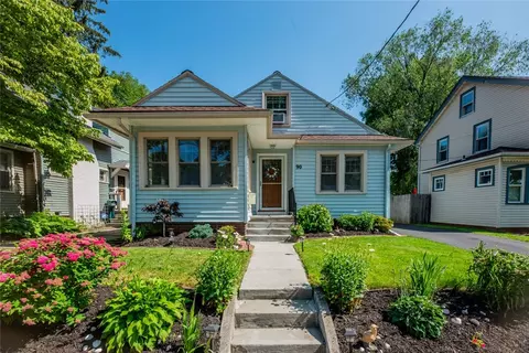 90 Holloway Rd, Brighton, NY 14610