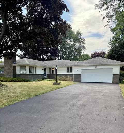 77 Peppermint Dr, Greece, NY 14615