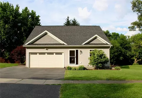 3 Ivy Ln, Geneseo, NY 14454