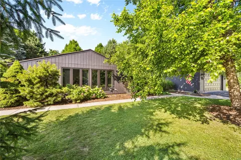 1077 Sharon Ct, Webster, NY 14580