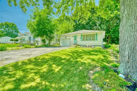133 Matilda St, Gates, NY 14606