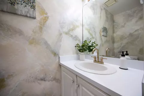 Bath - 377 Spinnaker Ln, Webster, NY 14580 photo 1 of 3