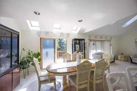 Dining - 377 Spinnaker Ln, Webster, NY 14580 photo 2 of 2
