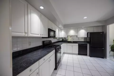 Kitchen - 377 Spinnaker Ln, Webster, NY 14580 photo 3 of 3