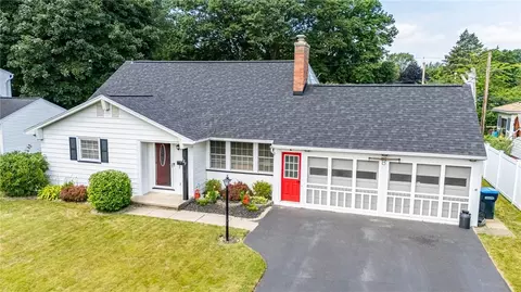 127 Howedale Dr, Greece, NY 14616