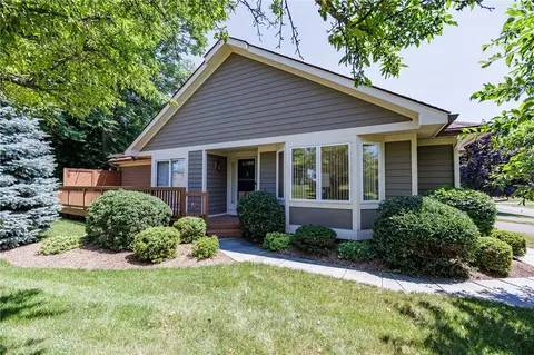 1200 Hillsboro Cove Cir, Webster, NY 14580