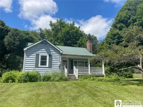 31 Frisbee Rd, Cassadaga, NY 14718