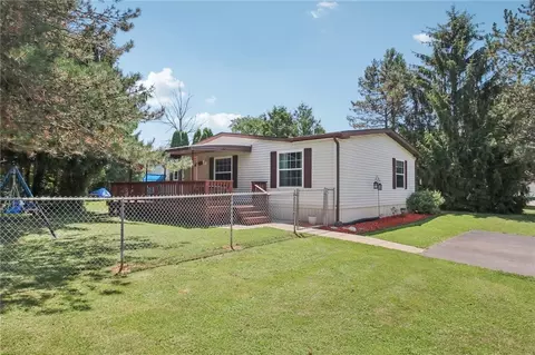 222 Sunset Dr, Holley, NY 14470