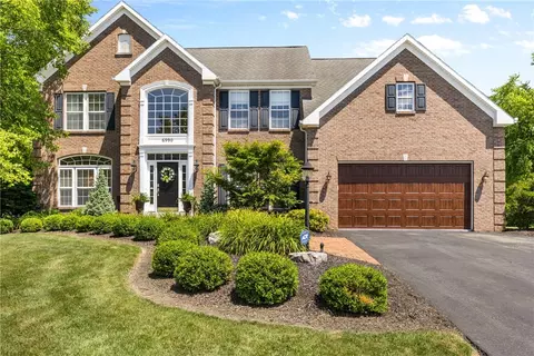 6990 Royce Cir, Victor, NY 14564