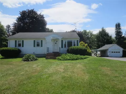 9146 Old Route 31, Galen, NY 14489