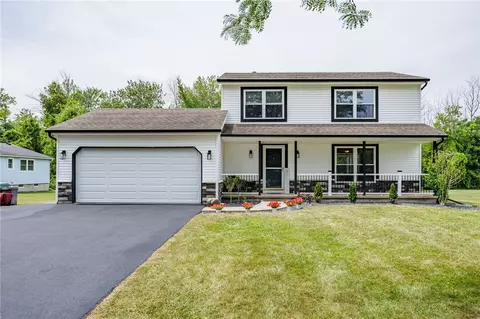42 Newcomb Dr, Parma, NY 14468