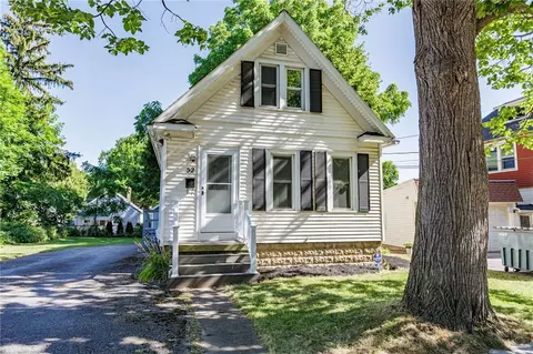 52 Warren St, Rochester, NY 14620