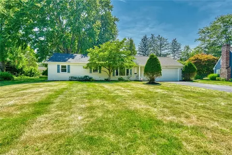 44 Duncott Rd, Perinton, NY 14450