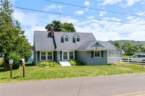 8230 Graves Point Rd, Huron, NY 14590