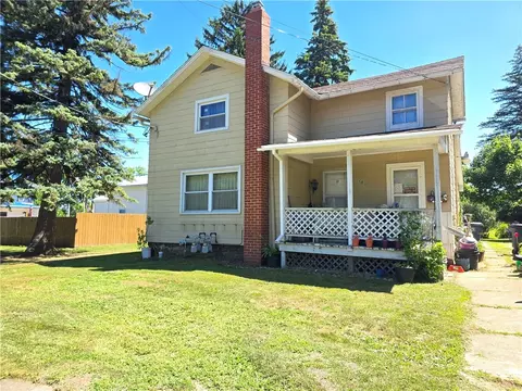 38 N Hartland St, Royalton, NY 14105