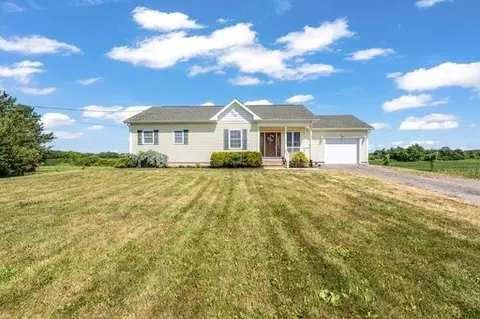 9049 Asbury Rd, Le Roy, NY 14482